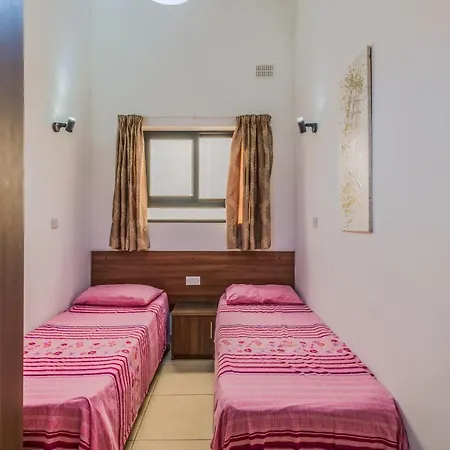 Apartament Blue Harbour 2 Bedroom Seafront With Large Terrace With Spectacular Sea Views - By Getawaysmalta *