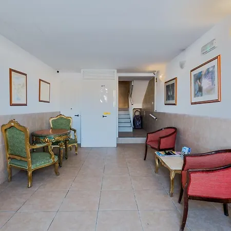 Apartment Blue Harbour: Seafront With Terrace Views St. Paul's Bay