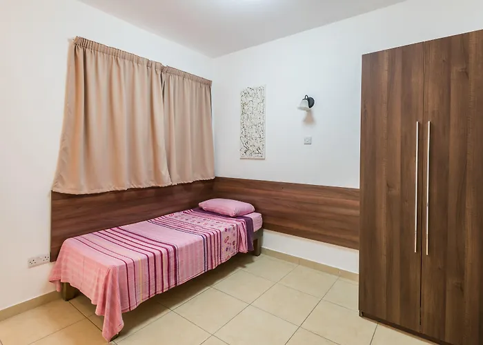 Apartment Blue Harbour 2 Bedroom Seafront With Large Terrace With Spectacular Sea Views - By Getawaysmalta