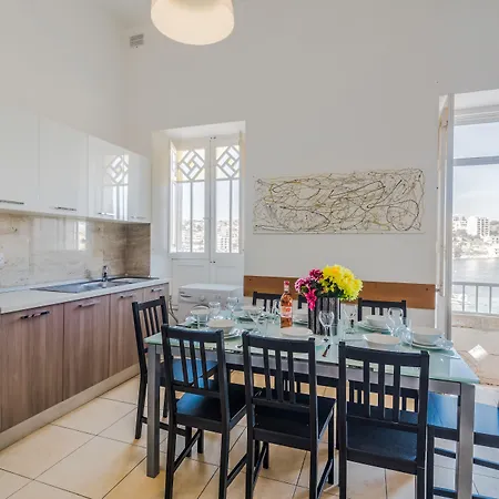 Blue Harbour 2 Bedroom Seafront With Large Terrace With Spectacular Sea Views - By Getawaysmalta * 세인트폴스베이